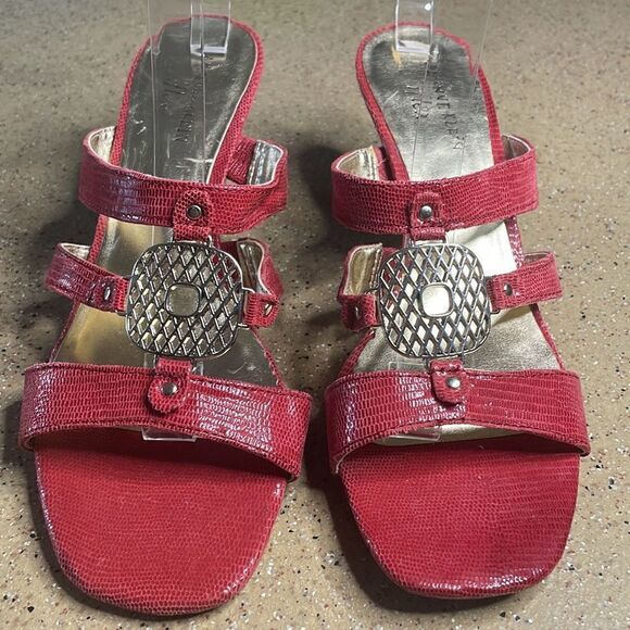 Anne Klein iFlex red lizard embossed sueded leather wood heel comfort sandals - Picture 3 of 16